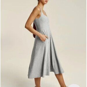 BEYOND YOGA Featherweight At The Ready Square Neck Midi Dress Gray Size XS
